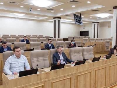 Депутаты "Медицинской фракции" Екатеринбурга могут войти в общественный совет минздрава - nakanune.ru - Екатеринбург