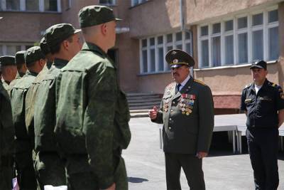 Сергей Шойгу - Военнослужащим повысят оклады - gazeta.ru
