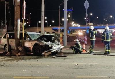 В Киеве четыре автомобиля попали в ДТП, есть пострадавшие (фото) - facenews.ua - Киев - Гсчс