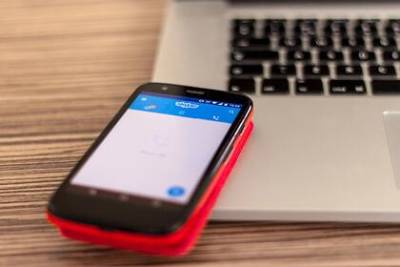 Названы сильнее всего разряжающие смартфон приложения - lenta.ru