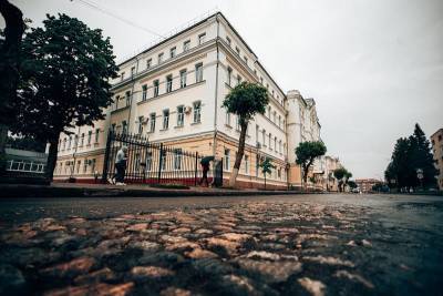 В Смоленске во время ремонта улицы обнаружили старинную мостовую - rabochy-put.ru - Смоленск