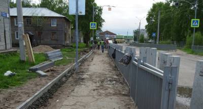 В Эжве начались работы по благоустройству пешеходной зоны на улице Юности - komiinform.ru - Сыктывкар