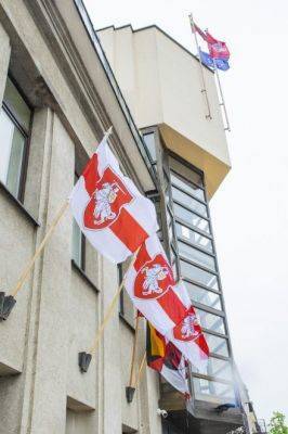 Ингрида Шимоните - Мартиньш Стакис - Марюс Скуодис - В литовском Паневежисе вслед за Вильнюсом вывесили флаг белорусских «змагаров» - eadaily.com - Литва - Вильнюс - Рига