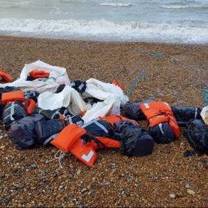 На побережье в Британии выбросило почти тонну кокаина. Фото - reporter-ua.com - Англия