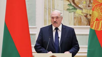 Александр Лукашенко - «Эти мерзавцы хоть бы подумали!» — Лукашенко об инциденте с флагом Беларуси в Риге - sharij.net - Рига - Латвия