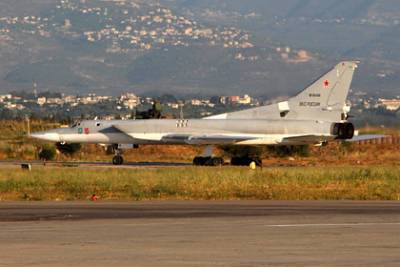 queen Elizabeth - Российские Ту-22М3 в Сирии признали угрозой британским и американским АУГ - lenta.ru - Сирия