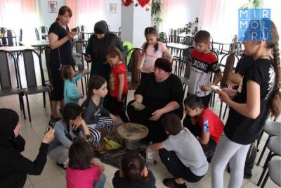 В реабилитационном центре «Надежда» прошел мастер-класс по балхарской керамике - mirmol.ru - респ. Дагестан