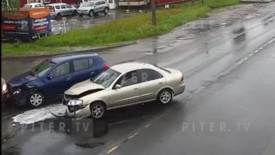 В посёлке Металлострой произошла авария с участием трёх машин - piter.tv - Металлострая
