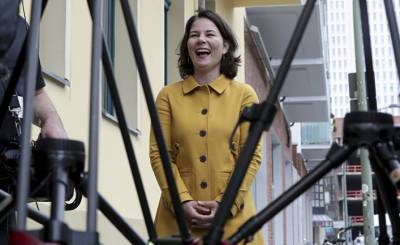 Анналена Бербок - Svenska Dagbladet (Швеция): откровенные фотографии и российское влияние на немецкую предвыборную кампанию - inosmi.ru - Россия - Германия - Швеция