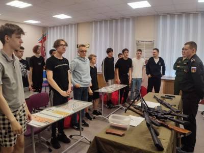 Старшеклассники Сыктывкара проходят учебные сборы по основам военной службы - komiinform.ru - респ. Коми - Сыктывкар