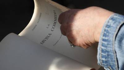 Владимир Путин - Александр Лукашенко - Поверх барьеров: шедевр Данте Алигьери летит в космос - ru.euronews.com - Россия - Англия - Голландия - Великобритания