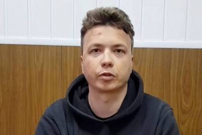 Мать Протасевича рассказала о недопуске к нему адвоката и пытках - lenta.ru - Минск