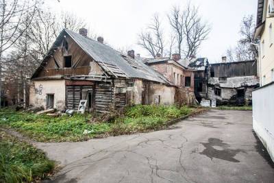 Михаил Ведерников - 317 жителей Псковской области расселили из аварийного жилья в прошлом году - mk-pskov.ru - Псковская обл.