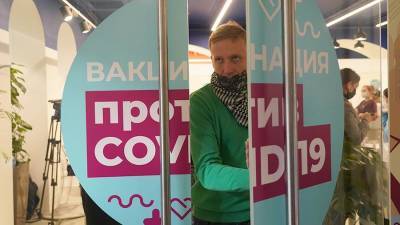 Владимир Гущин - Ученый указал на необходимость изучения вопроса по отказу от масок - iz.ru