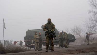 Украинские силовики заявили о гибели военного при обстреле в Донбассе - gazeta.ru - Луганская обл. - ЛНР