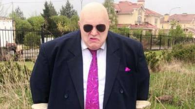 Стас Барецкий - Барецкого задержали на репетиции марафона с гробами в поддержку вакцинации - 5-tv.ru - Москва - Санкт-Петербург - Новгородская обл.