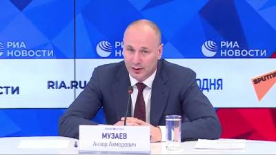 Анзор Музаев - Глава Рособрнадзора заявил, что учителям не нужно сдавать тест на коронавирус перед ЕГЭ - piter.tv