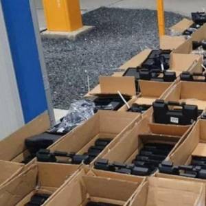 В Румынии пограничники нашли в грузовике из Украины рекордное количество оружия - reporter-ua.com - Румыния