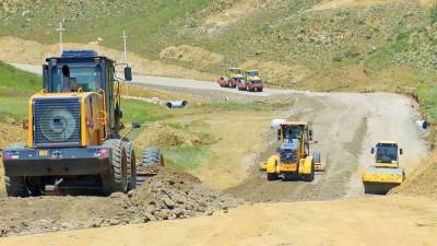 В Агстафинском районе ведутся строительно-восстановительные работы на автодорогах (ФОТО) - trend.az - Азербайджан