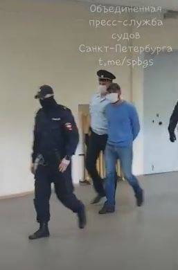 Стивен Сигал - В Петербурге арестован подельник экс-охранника Стивена Сигала - znak.com - Москва - Санкт-Петербург