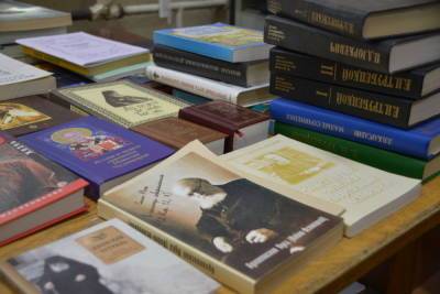 Почти 900 книг подарили Тверской Горьковской библиотеке - tver.mk.ru - Нижегородская обл. - Тверь