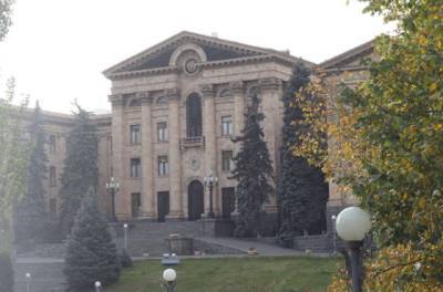 Андраник Кочарян - В парламенте Армении допускают введение военного положения: Мы должны открыть огонь в ответ, чтобы на той стороне замолчали - actualnews.org