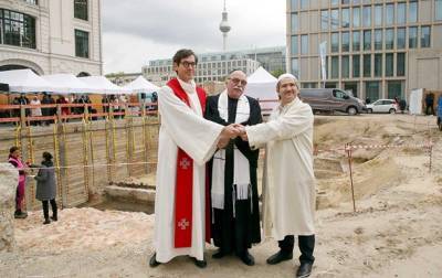 В Берлине заложили общий храм для трех конфессий - korrespondent.net - Германия - Берлин - Строительство