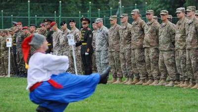 Ульрика Деммер - Дмитрий Кулеба - Украину не пригласили на саммит НАТО, Киев негодует - argumenti.ru - Украина - Киев