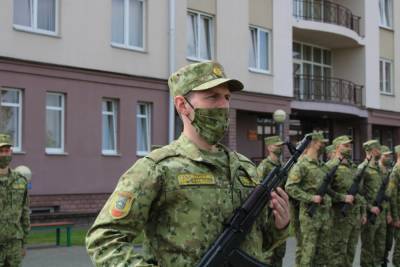 Новобранцам Гродненской пограничной группы торжественно выдали первое боевое оружие - grodnonews.by