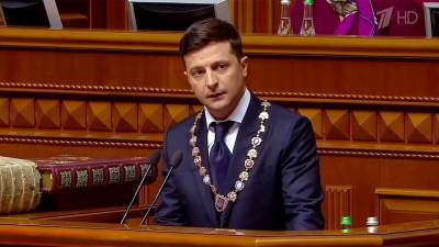 На Украине не стихают страсти вокруг скандального законопроекта Зеленского о коренных народах - 1tv.ru