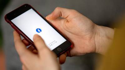 Джо Байден - Facebook пересмотрел политику публикации постов о происхождении COVID - iz.ru