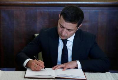 Владимир Зеленский - На Украине намечается масштабная чистка оппозиционных СМИ - geo-politica.info
