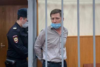 Сергей Фургал - Фургал «вышел из себя» после вопросов об убийствах в 2000-е - lenta.ru - Хабаровский край