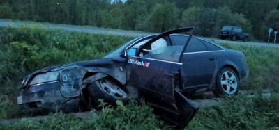 Под Микунем водитель Audi сбежал с места ДТП и оставил травмированного пассажира - komiinform.ru - респ. Коми
