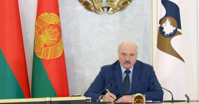 Александр Лукашенко - Лукашенко поблагодарил РФ за вакцину от коронавируса - ren.tv