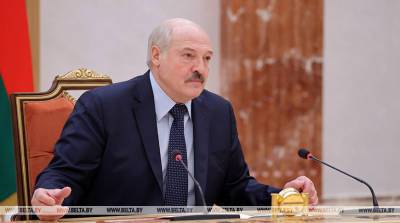 Александр Лукашенко - Лукашенко рассказал о договоренности с Путиным о помощи гражданам стран Запада и Украины с прививками от COVID-19 - belta.by - Литва