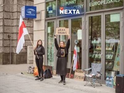 Станислав Шушкевич - Внучка говорит: "Дед, тебе за меня стыдно не будет". Объявила голодовку в Варшаве и со мной не советовалась – Шушкевич - gordonua.com - Варшава