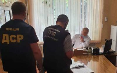 На Херсонщине полиция поймала на крупной взятке медицинского чиновника - lenta.ua - Херсонская обл.