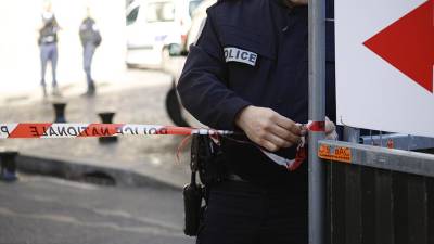Во Франции - Во Франции неизвестный напал с ножом на сотрудницу полиции - iz.ru - Израиль