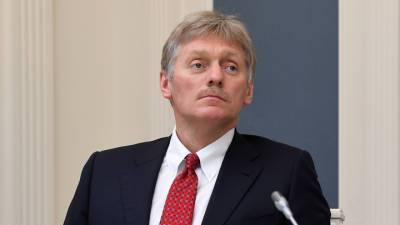 Владимир Путин - Дмитрий Песков - Песков объяснил срыв рейсов в Москву согласованием точек влета - vesti.ru - Москва - Минск
