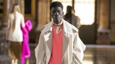 Laurent Saintlaurent - Saint Laurent и Valentino проведут показы в Венеции этим летом - skuke.net - Москва - Париж - Нью-Йорк - Нью-Йорк