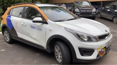 Полицейские со стрельбой задержали пьяного водителя автомобиля каршеринга - vm.ru - Москва