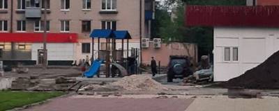 Сквер около кинотеатра «Салют» в Брянске продолжают благоустраивать - runews24.ru - район Володарский - Брянск