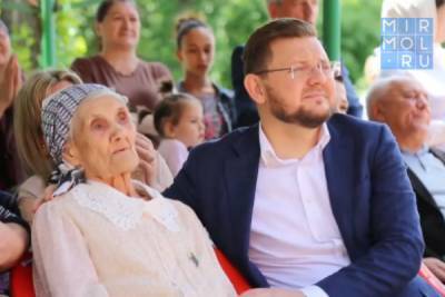 Салман Дадаев - В Махачкале отпраздновали 101-летие ветерана Елены Зюряевой - mirmol.ru - Саратовская обл. - Махачкала - район Калининский