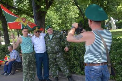 Владимир Путин - В России отмечают День пограничника - argumenti.ru - Минобороны