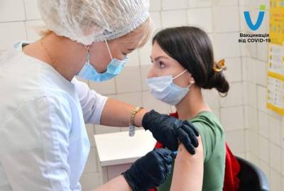 Вакцинация через "Дію": выбирать вакцину нельзя, на прививку вызовут по телефону - kp.ua - Киев - Львов - Одесса