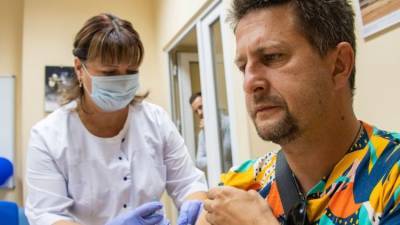 Александр Остапенко - В Крым поступила первая партия вакцины "КовиВак" - crimea.ria.ru - Крым - Симферополь