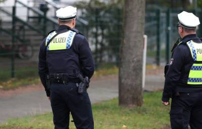 Полиция Гамбурга открыла огонь по вооруженному ножом мужчине - tass.ru - Берлин - Гамбург - Twitter