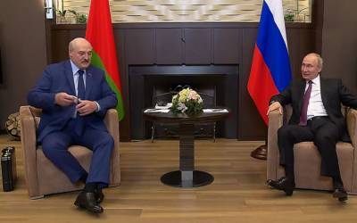 Владимир Путин - Александр Лукашенко - Роман Протасевич - Лукашенко привёз Путину чемоданчик с документами (видео) - sharij.net - Сочи