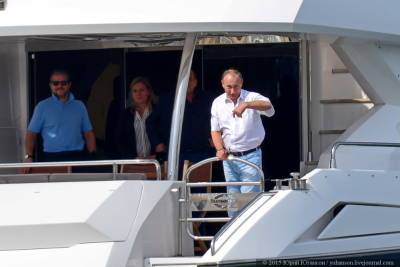 Владимир Путин - Александр Лукашенко - Путин окунул в море прилетевшего «с фронта» Лукашенко - politnavigator.net - Россия - Сочи - Белоруссия - Минск